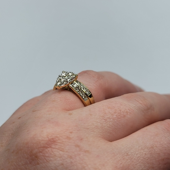 10K Diamond Ring Set - Picture 10 of 16